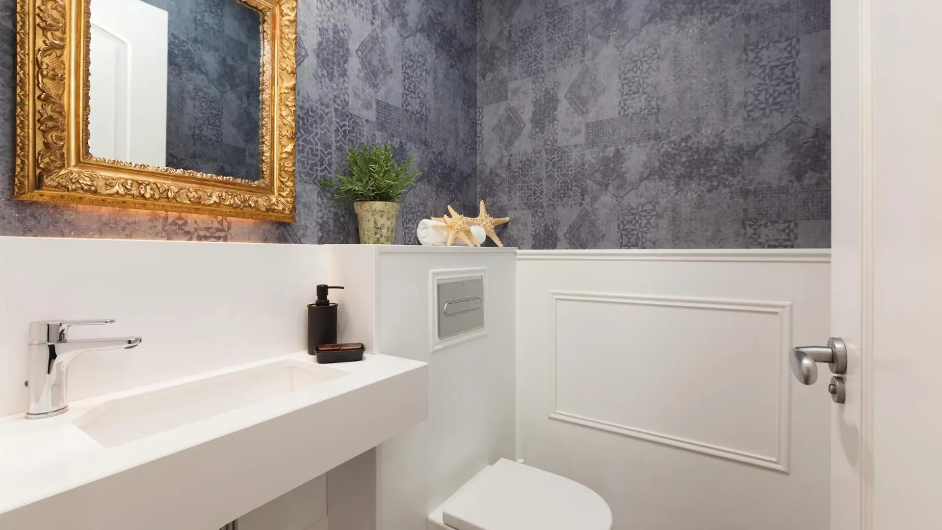 Enjoybcn Coliseum Apartments Barcelona Spain